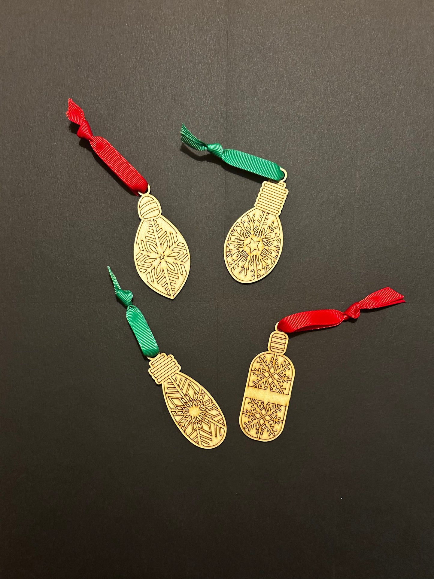 Wood ornaments / tag sets
