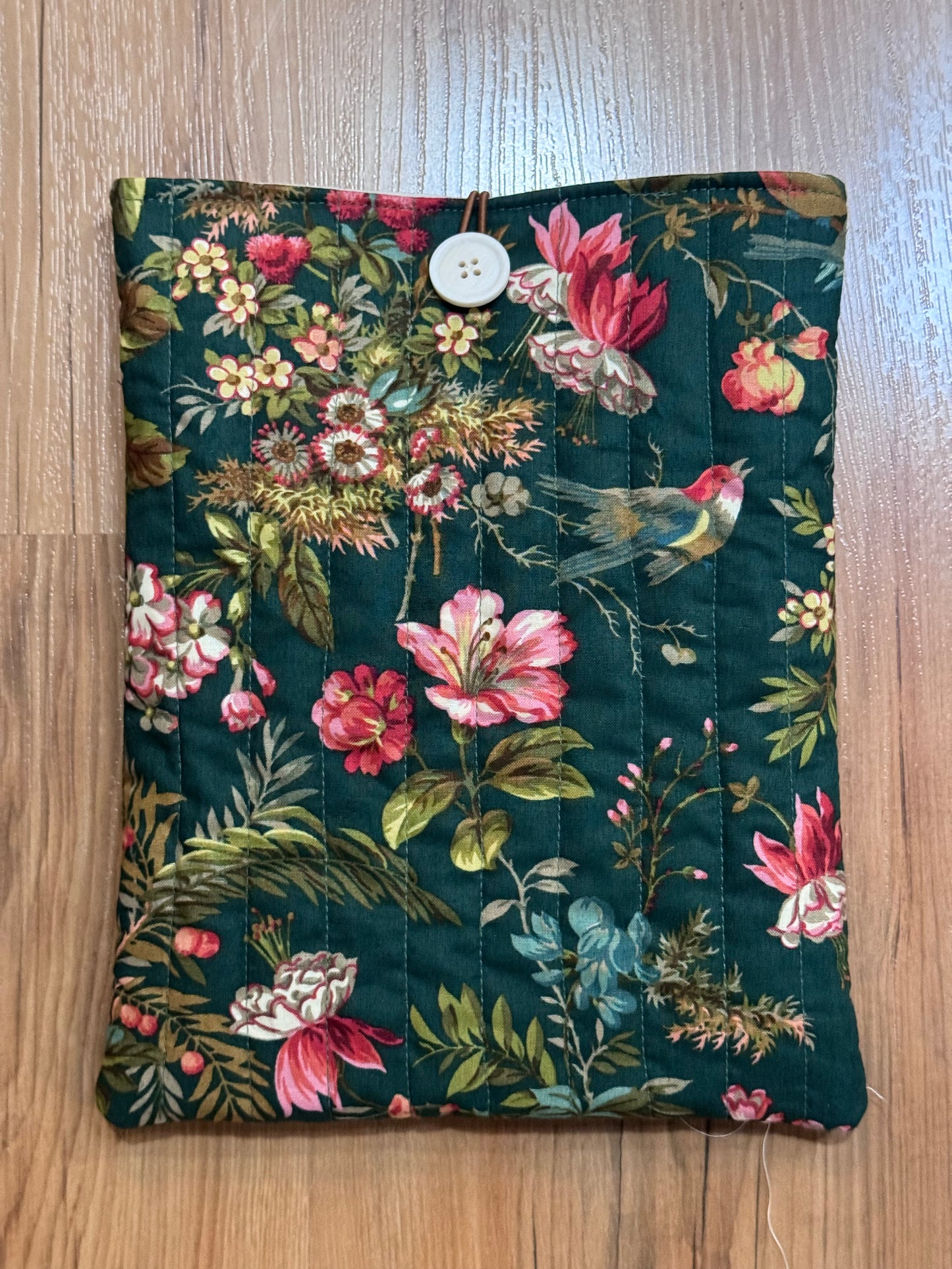 Large book sleeve - quilted with pocket